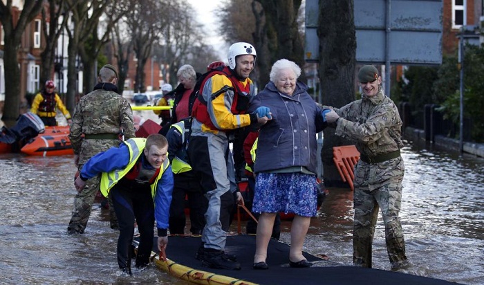 UK army joins rescue teams amid severe flooding